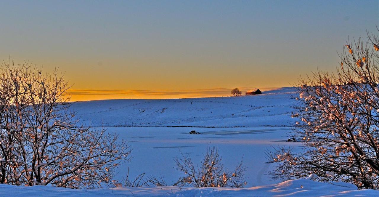 Aux Portes D'Aubrac Studio 2 Personnes Bed & Breakfast Condom-d'Aubrac Luaran gambar